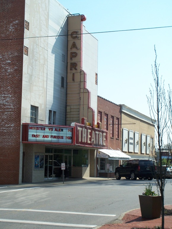 Shelbyville, TN: Capri Theater - Shelbyville, Tennessee TN