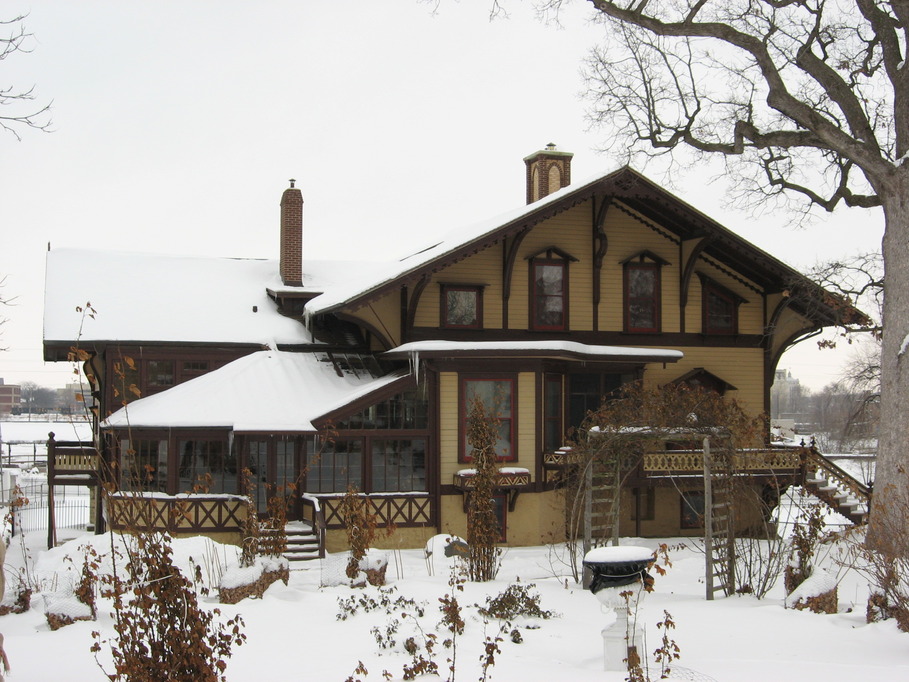 Rockford, IL: Tinker Swiss Cottage in winter