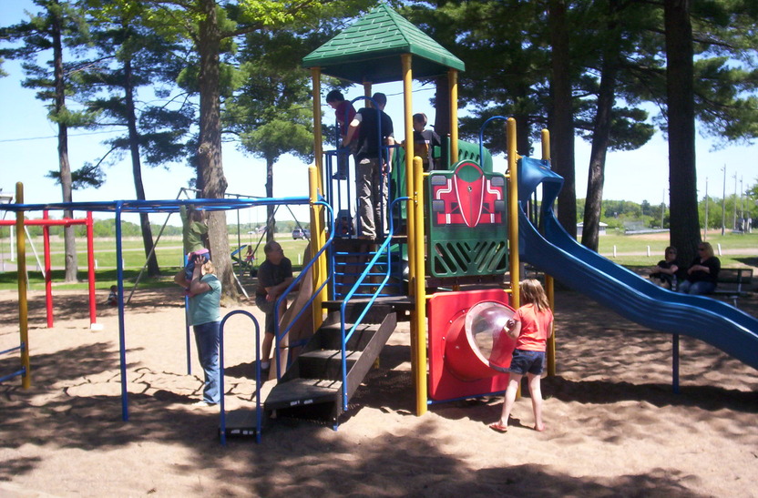 Prairie Farm, WI: Pioneer Park playground