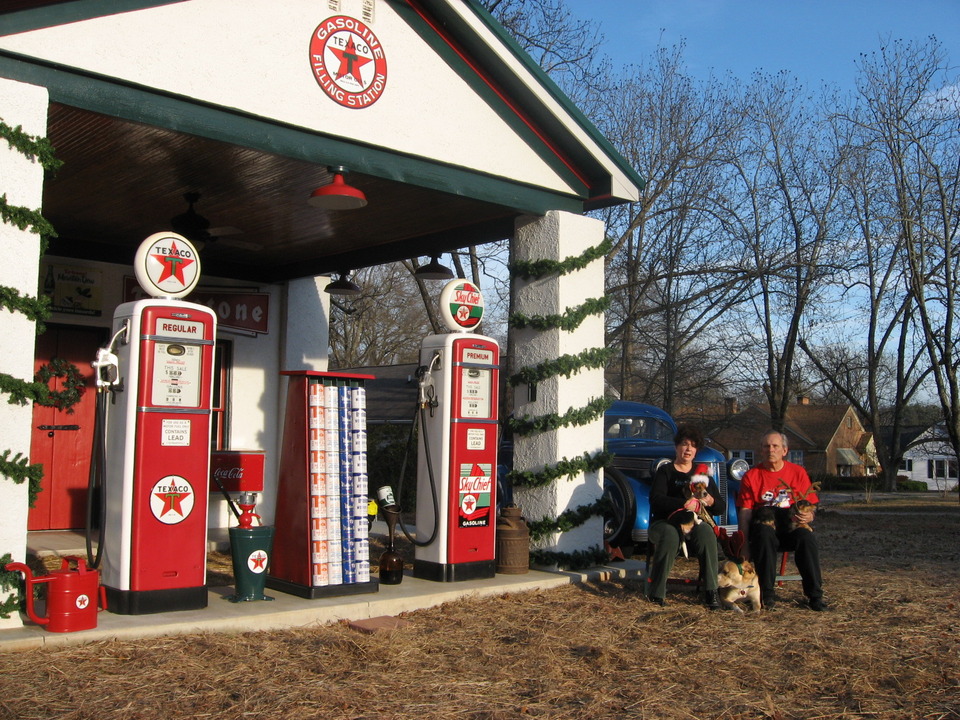 Laurens, SC: NOSTALGIC STATION ...LAURENS SC'S ONLY RESTORED 1930 GAS STATION