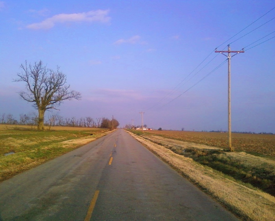 Bernie, MO: Pyle-Town road just outside city limits