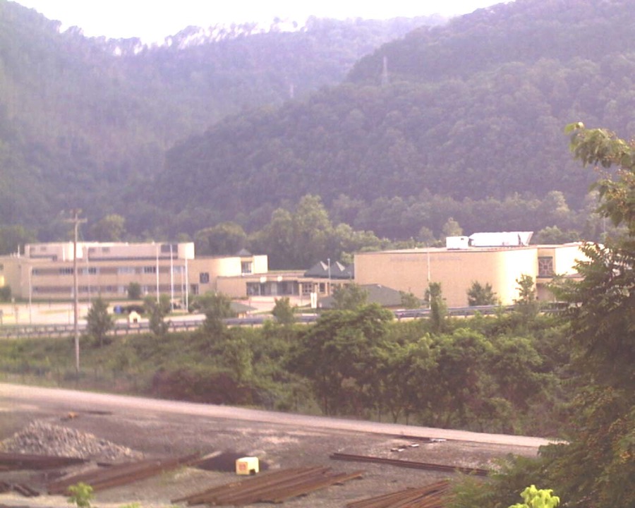 Belle, WV: City of Belle WV - These are photos of Riverside High School and Quincy Mall on the east end of town ( also the area of our future NASCAR track & Super Walmart Store )