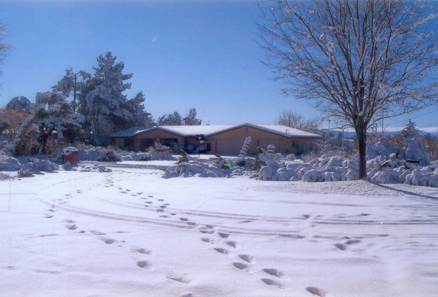 Apple Valley, CA: Apple Valley snow, winter of 2008