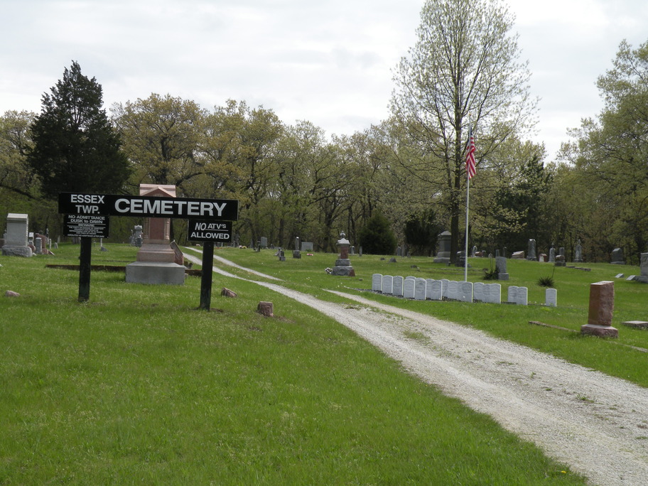 Essex, IL: Township Cemetery