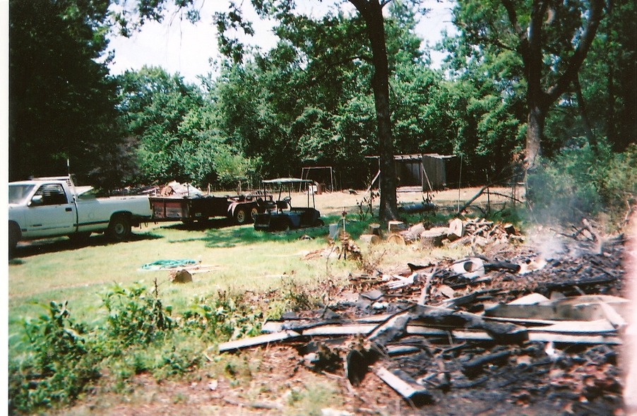 Booneville, AR: Booneville people are so proud of keeping other land owners property clean, they dont even mind dumping and burning in broad day light.