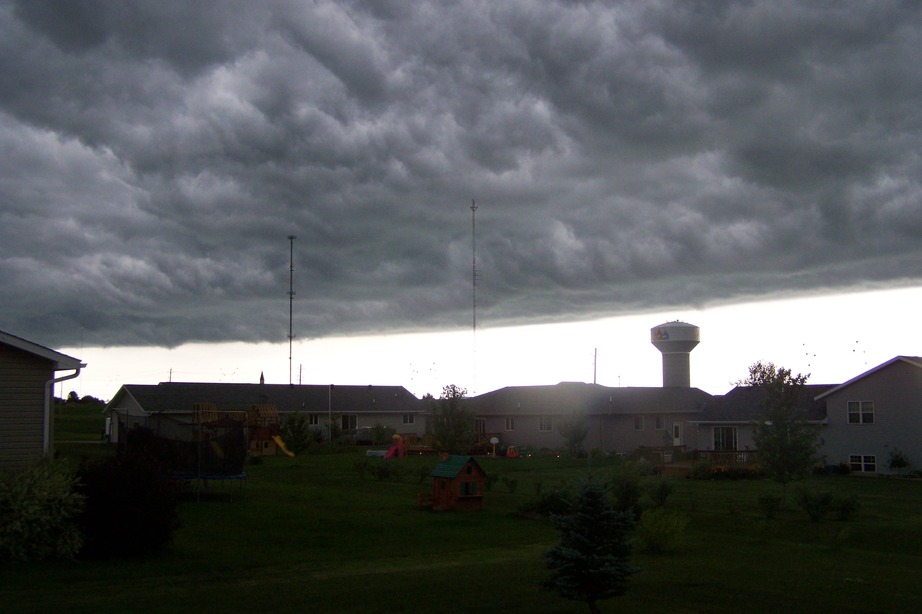 Spirit Lake, IA: Fast Storm moving in our neighborhood July 7,2009