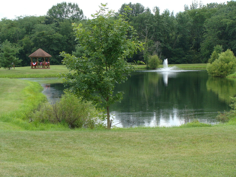 Warren, IN: Nice little pond west of S.R. 218 just as you are entering Warren from the south.