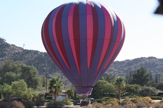 Apple Valley, CA: Balloons - This website does not have a contest it is fake