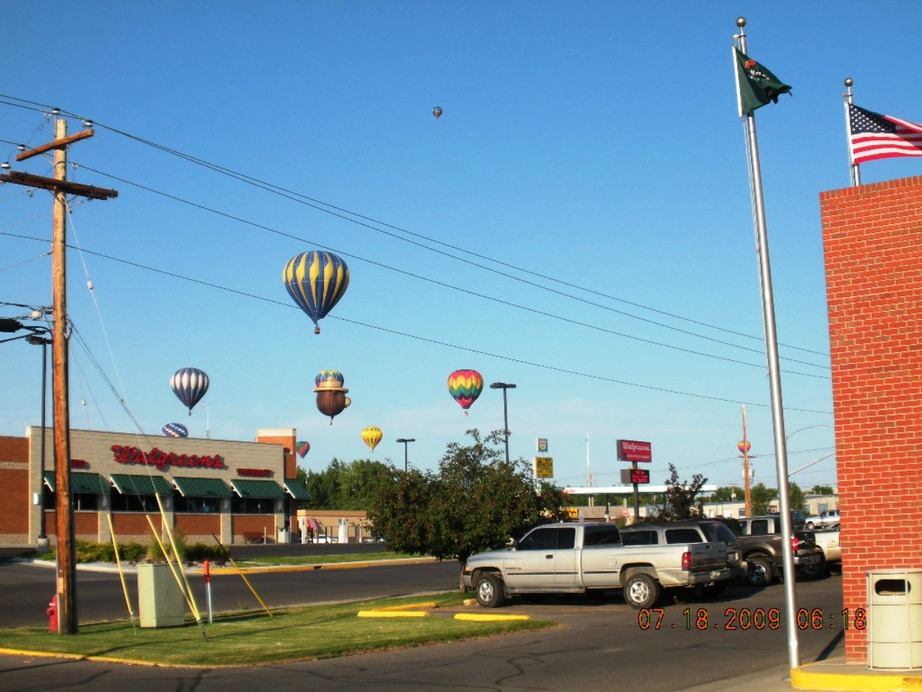 Riverton, WY: Hot Air Balloons over Riverton