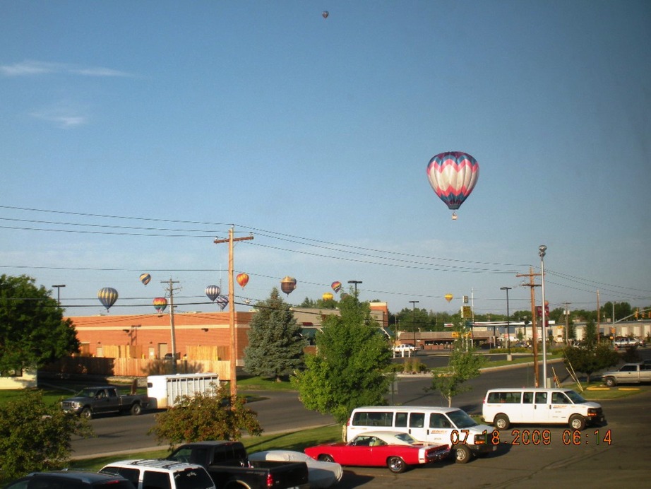 Riverton, WY: Hot Air Balloons over Riverton - as seen from the Holiday Inn & Convention Center