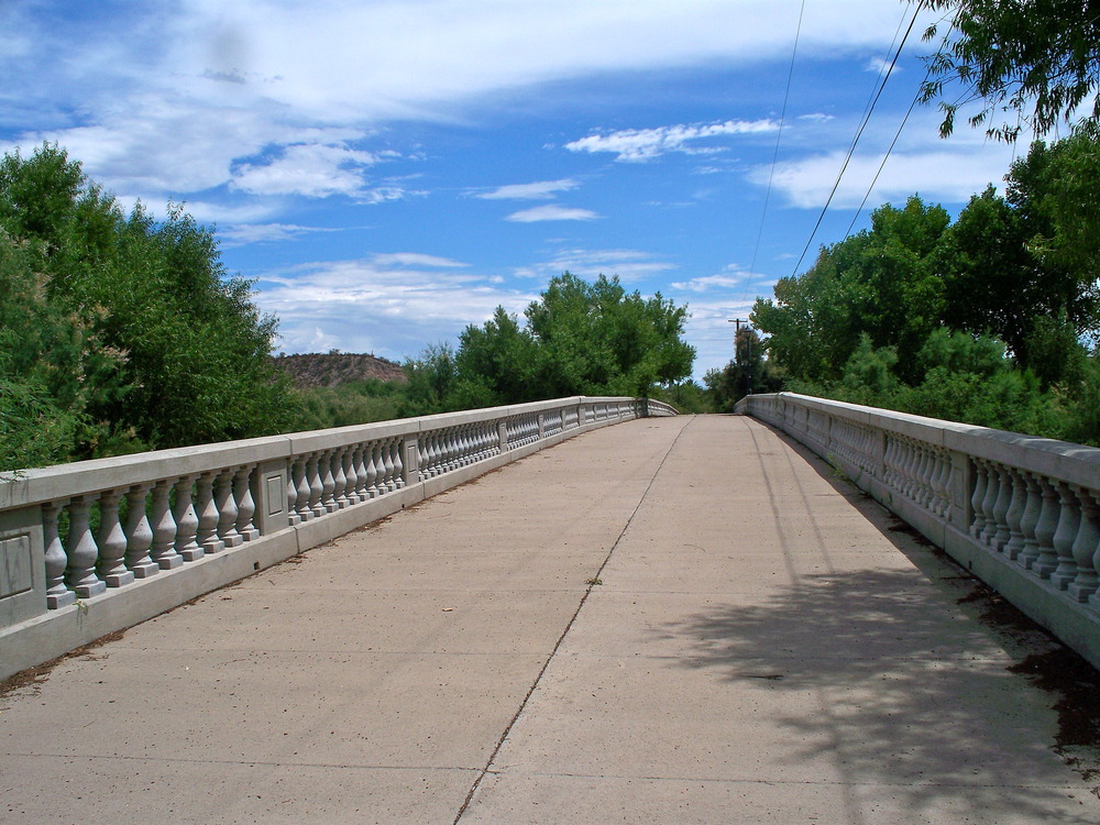 Winkelman, AZ: Picture of the Luten Historic Arch Bridge taken July 09 while sight seeing