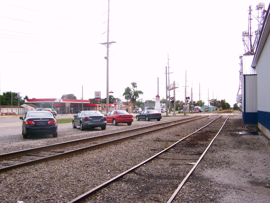 Forrest, IL: Looking west on the tracks