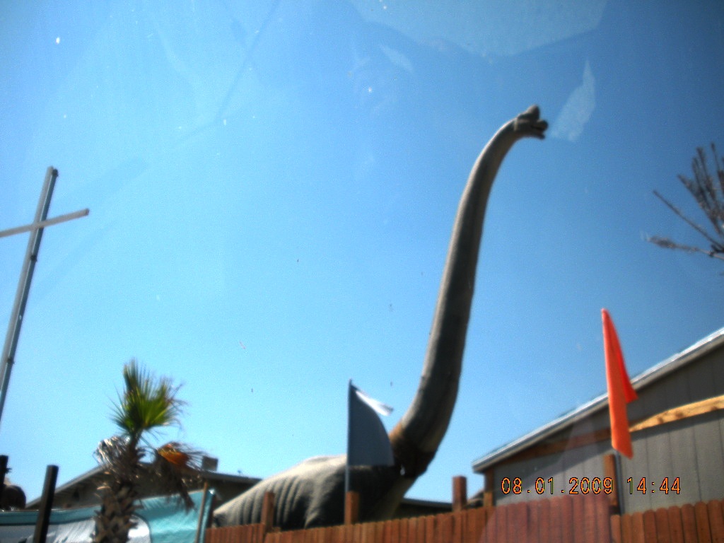 Cabazon, CA: Dinosaur Park - Main Street