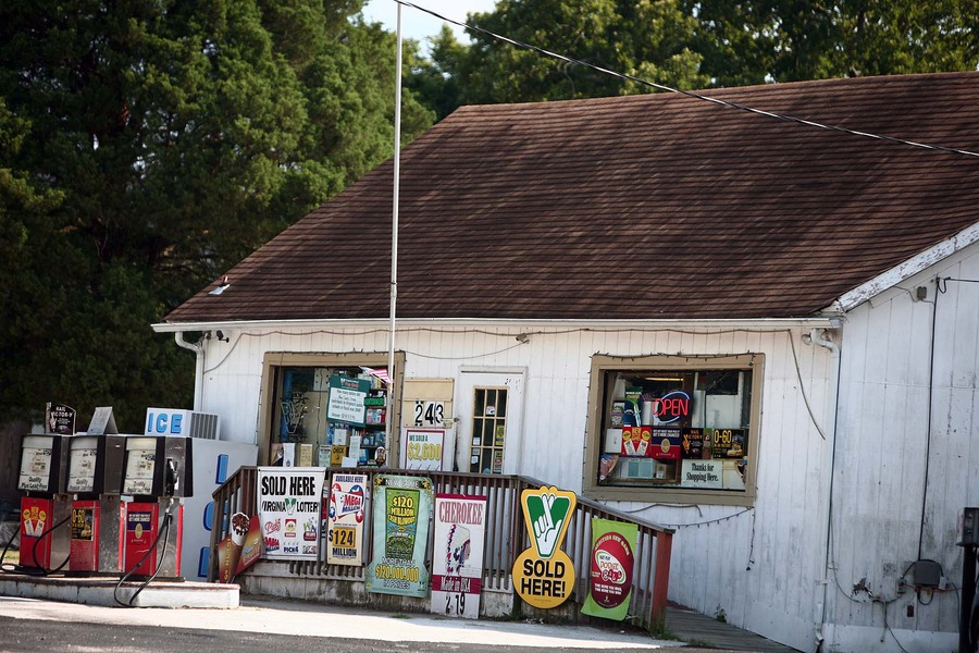 Claremont, VA: No 7 11 0r WAWA, Just the Circle Store in Claremont, VA