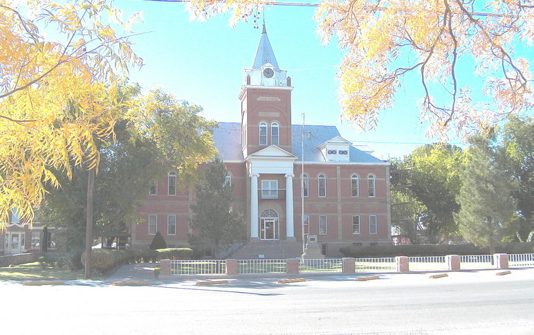 Deming, NM: Luna County Courthouse