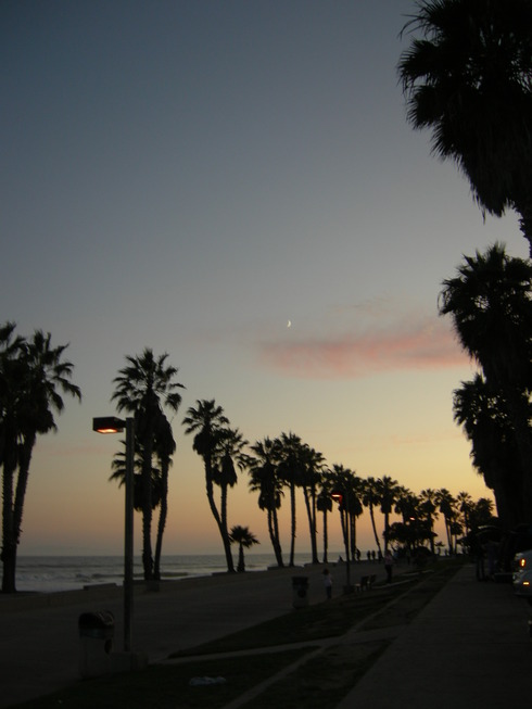 Ventura, CA: Surfer's Point at dusk