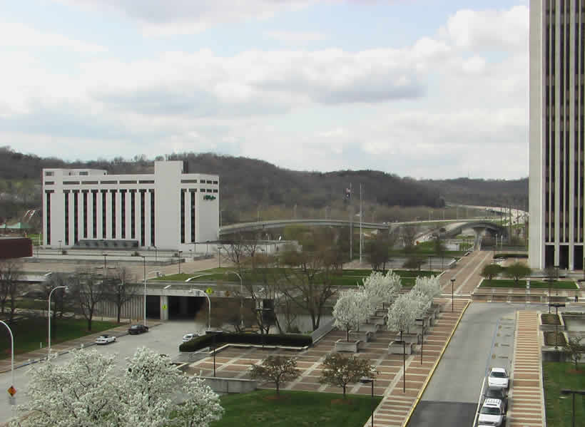 Frankfort, KY: Frankfort Plaza Early Spring