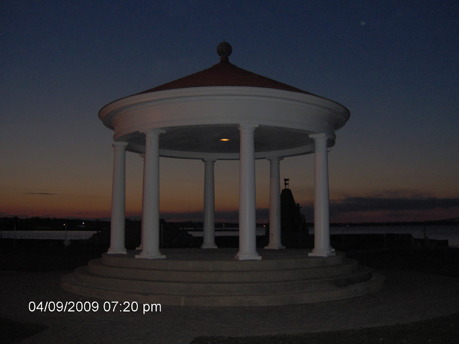 Newport, RI: Rotunda at Kings Park Newport, RI.