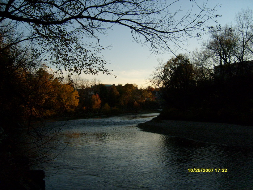 Hoosick Falls, NY: Hoosic River view from river trail