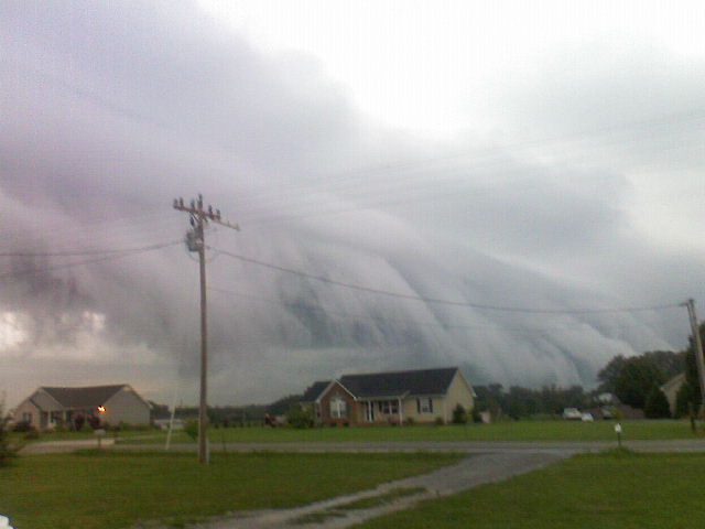 Winchester, TN: Storm as it's coming thru Winchester TN