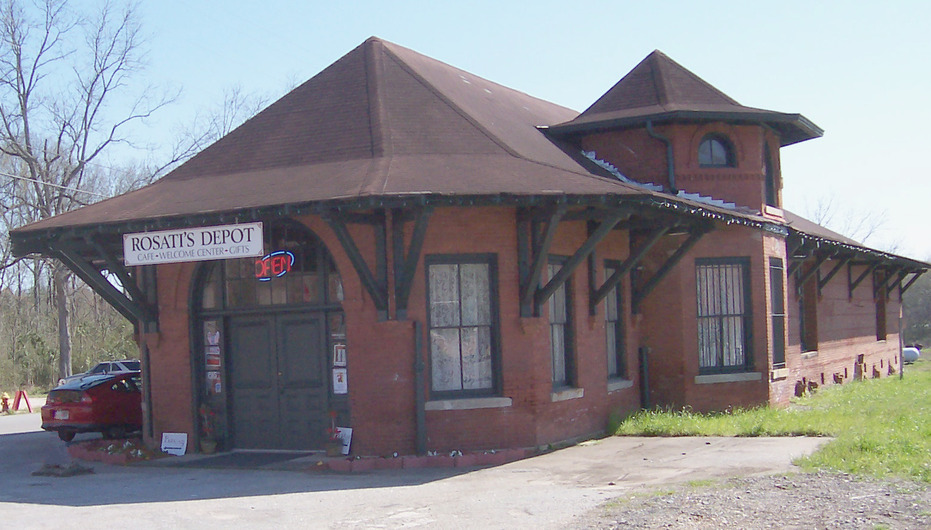 Warner Robins, GA: Rosati's Depot is a 1912 train station that has been restored and turned into a Welcome Center, Gift Shop, and Sandwich Shop