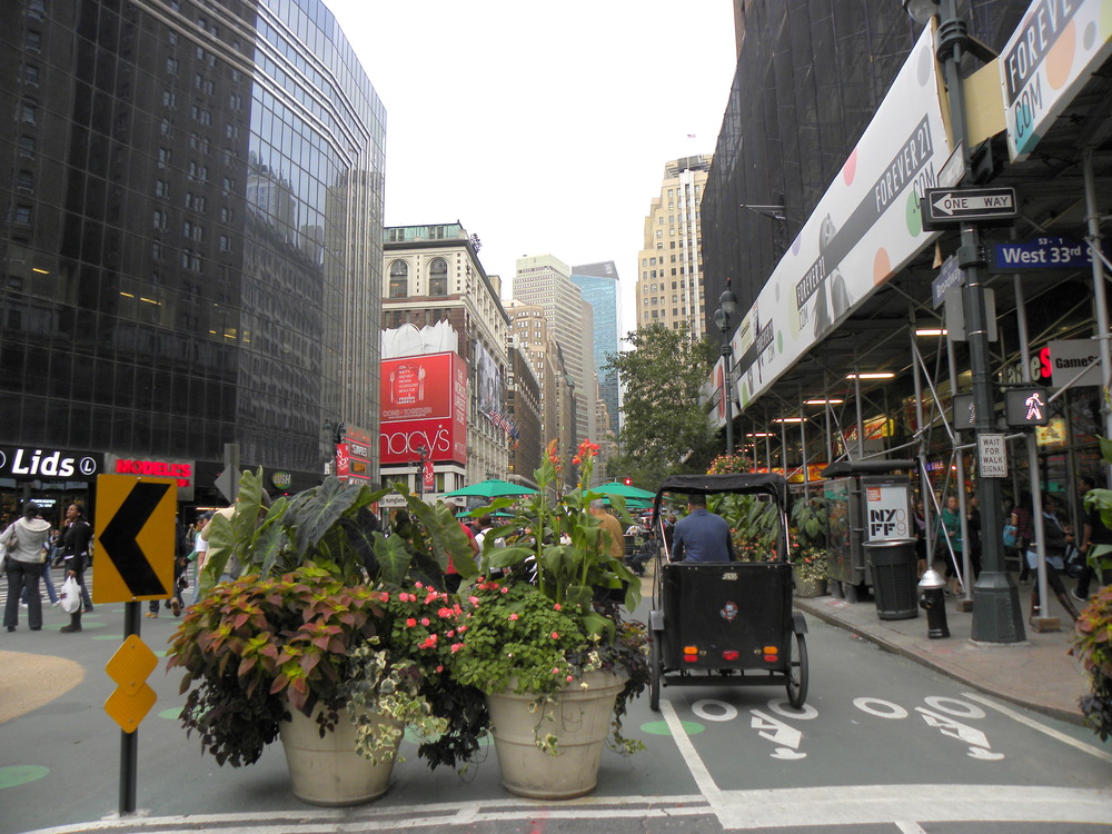 New York, NY : Herald-square/new patio/ Broadway & 6th Avenue photo ...