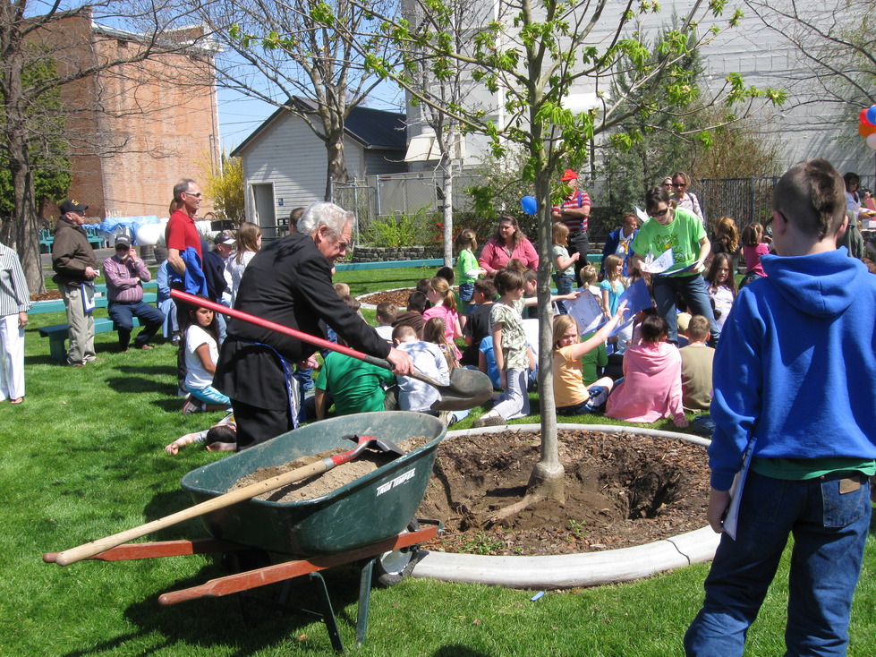 Echo, OR: Planting Echo's Official Tree, the Red Horse Chestnut in April 2009 for the city's 20th anniversary as a Tree City USA