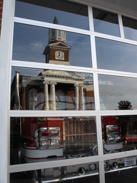 Culpeper, VA: Reflection of the courthouse in the fire station door