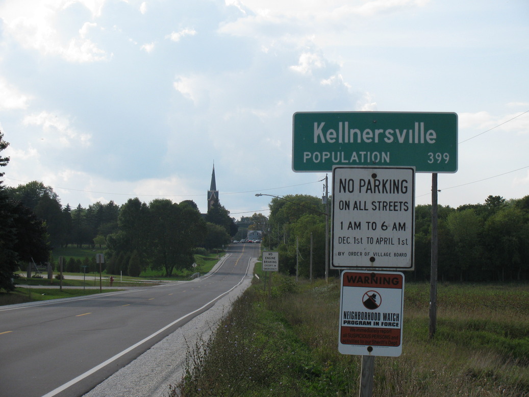 Kellnersville, WI: Beautiful view as you enter the village of Kellnersville