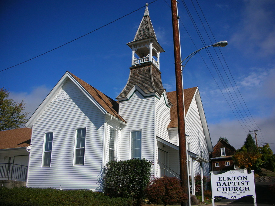 Elkton, OR: Elkton Baptist Church