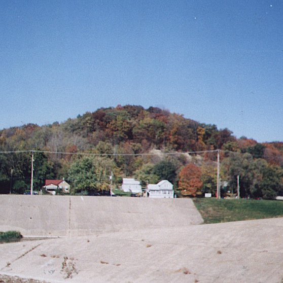 East Peoria, IL: The autumn trees above E Washington St and below FonDuLac Dr