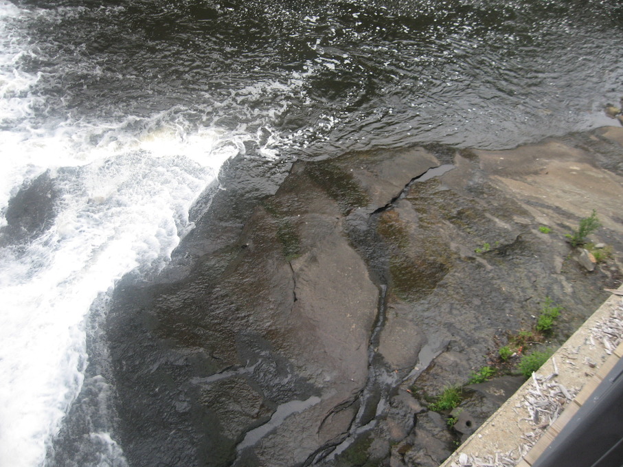 West Warwick, RI: saw mill by the river walk.i am from ms so this and many other pic i have is so nice.