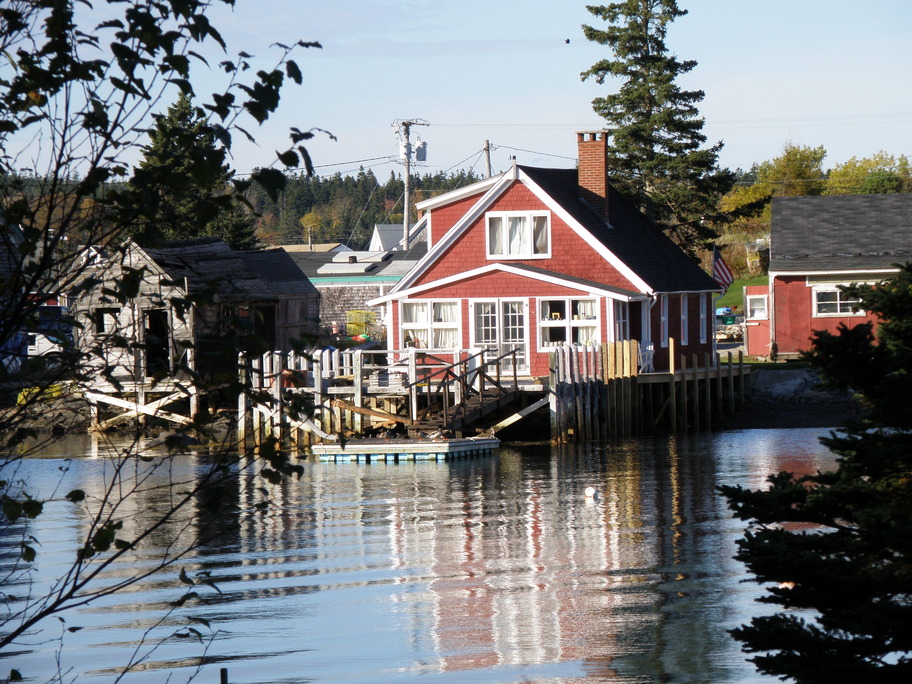 Vinalhaven, ME: Cottage on the Water