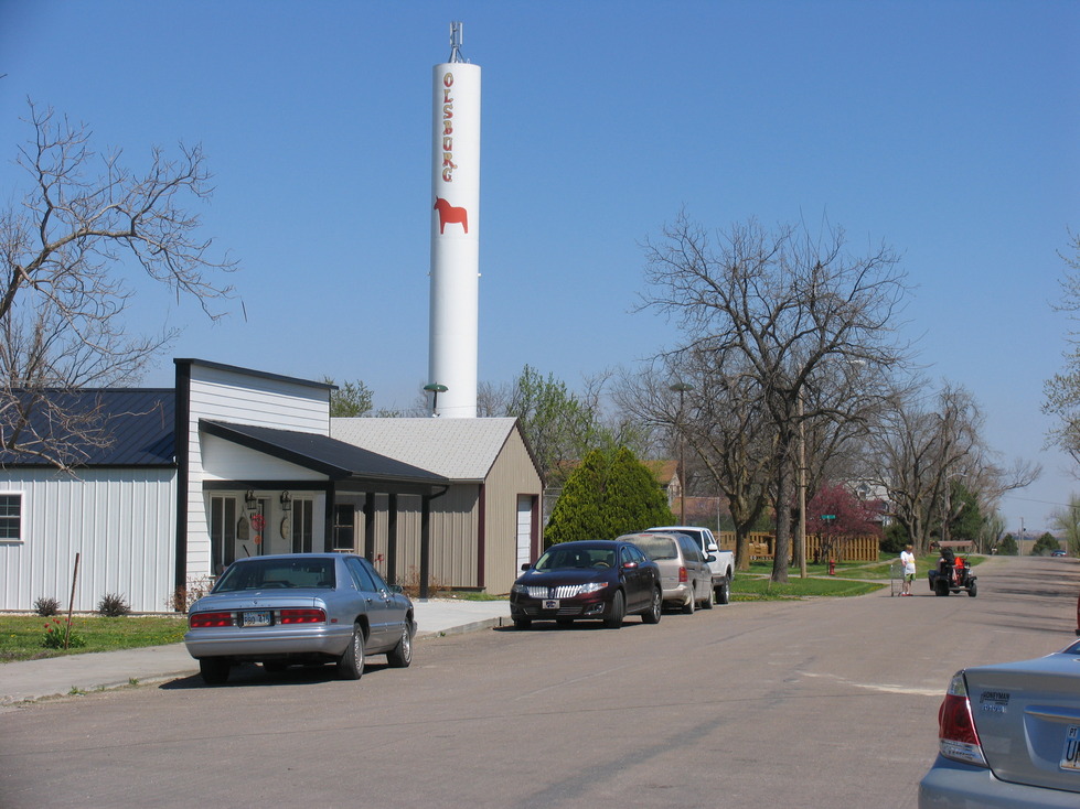 Olsburg, KS: Olsburg water tower and businesses
