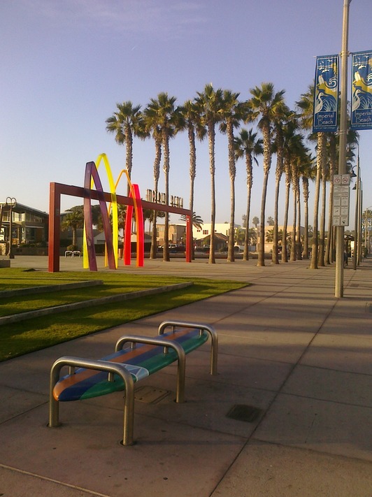Imperial Beach, CA: Entrance to Pier Plaza