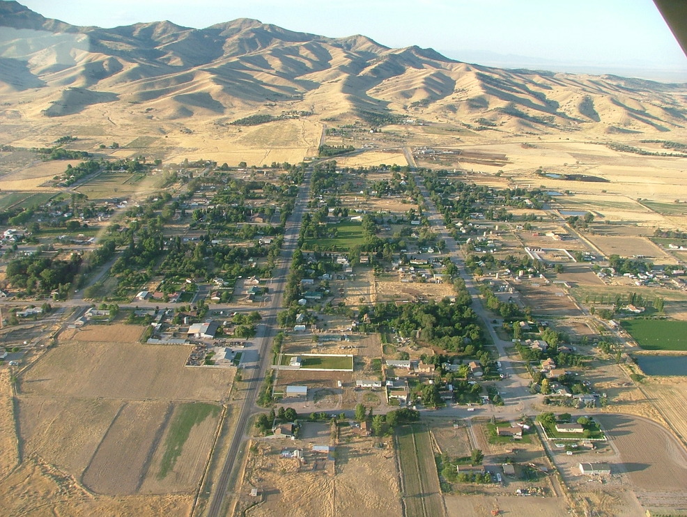 Oak City, UT: Oak City Utah Aerial Shot to the South
