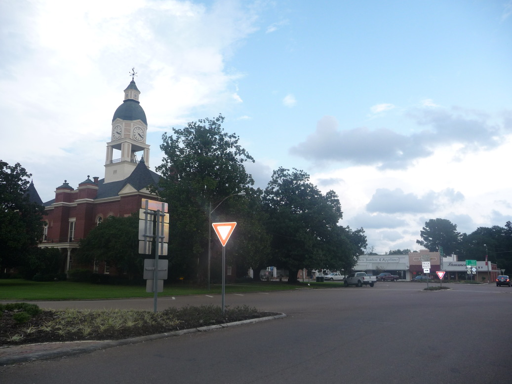 Lexington, MS: LEXINGTON SQUARE- SEPTEMBER 2009