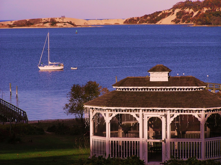 Poquott, NY: From Poquott the view of Port Jefferson Harbor and Pirates Cove Dunes