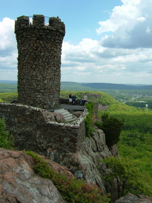 Meriden, CT: Castle Craig in May