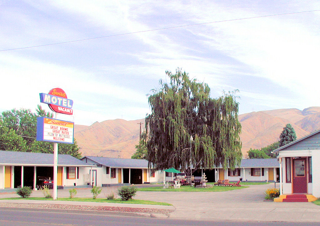 Clarkston, WA Sunset Motel on Bridge Street photo, picture, image