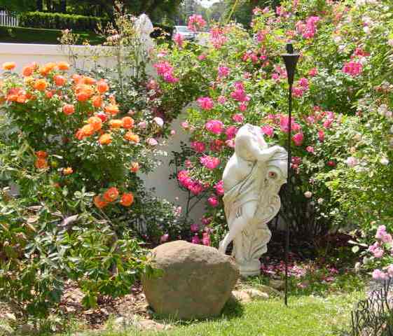 New Rochelle, NY: Private Gardens of New Rochelle