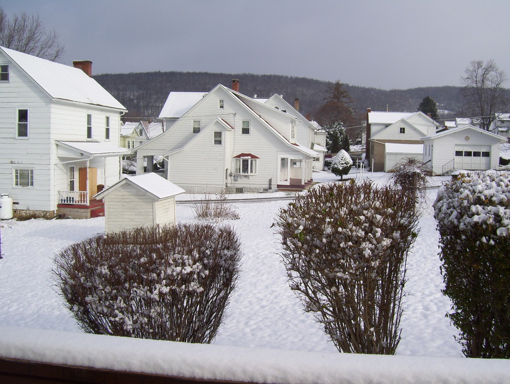 Hooversville, PA: Early December snow in the village