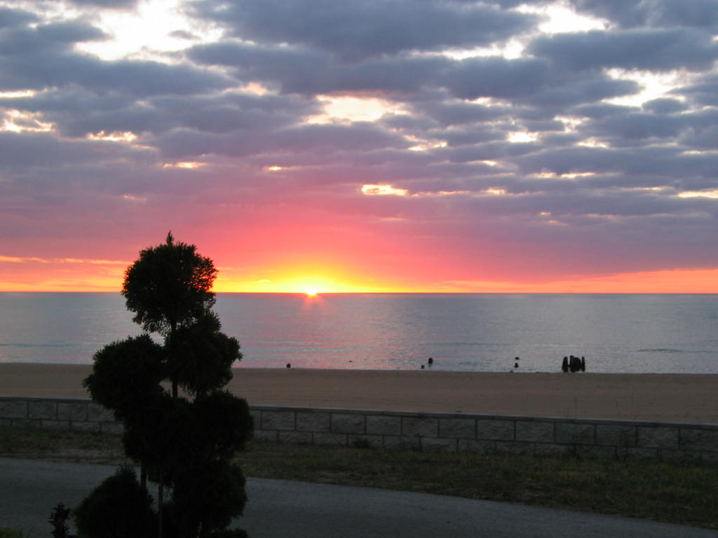 Oscoda, MI: Sunrise on Lake Huron