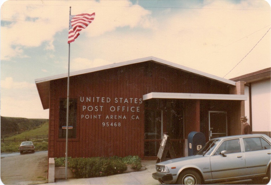 Point Arena, CA: POST OFFICE