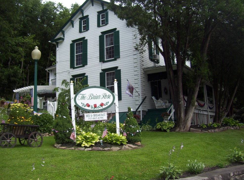 Reedsville, PA: The Briar Rose Bed and Breakfast- Main Street Reedsville