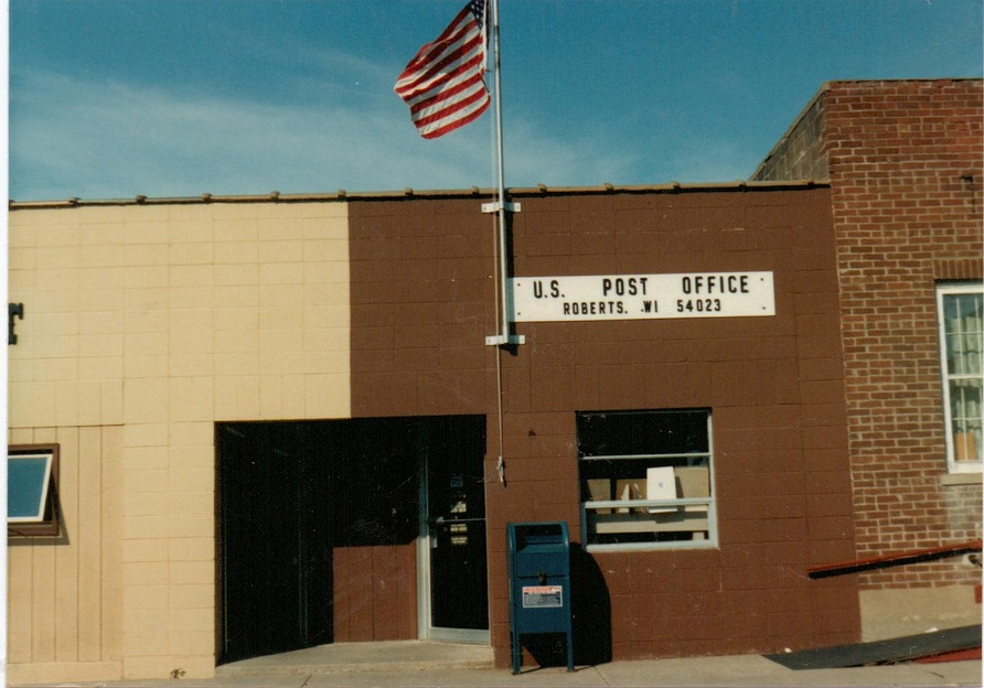 Roberts, WI: POST OFFICE
