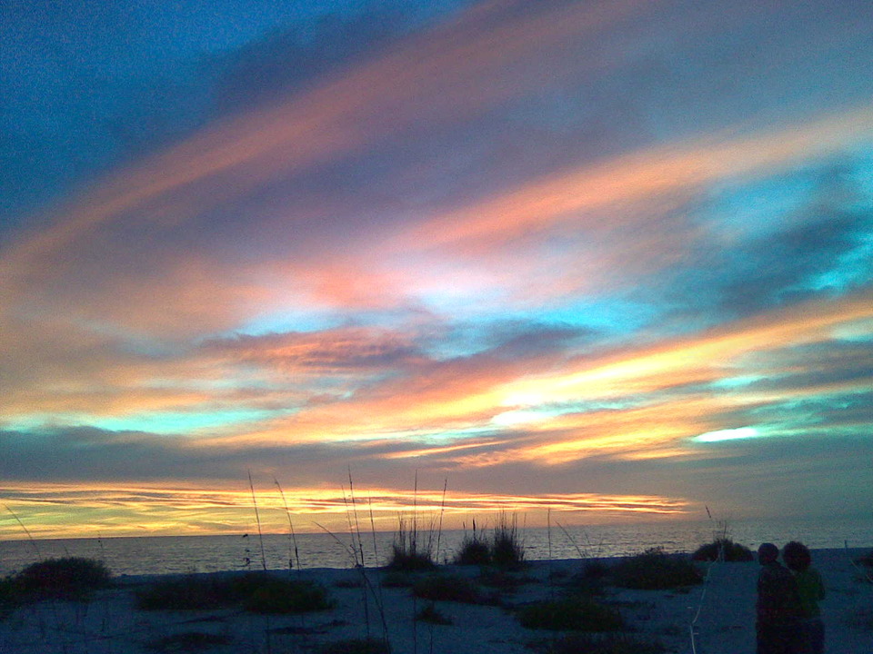 Sanibel Island, FL: Amazing sunset on Sanibel beach