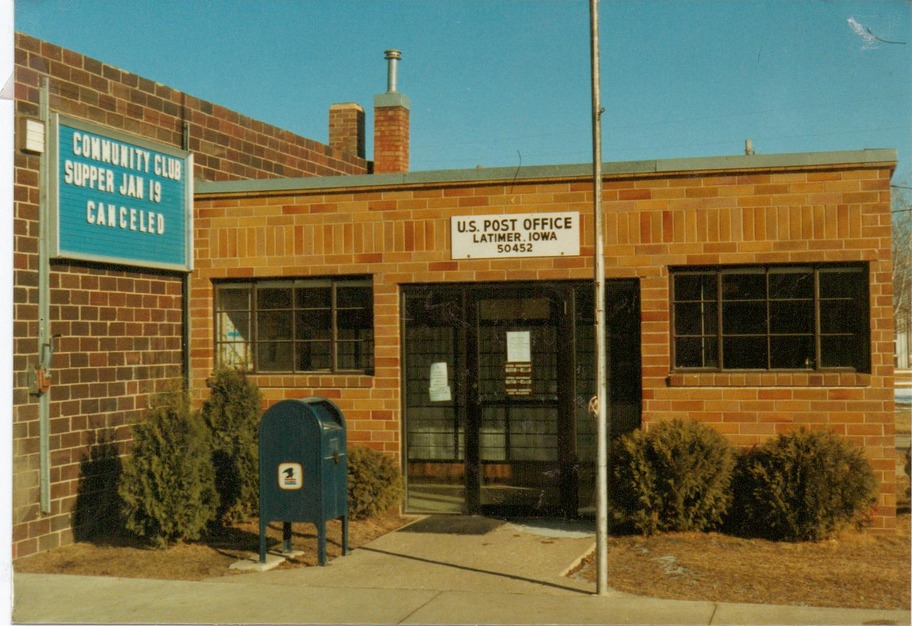 Latimer, IA: POST OFFICE