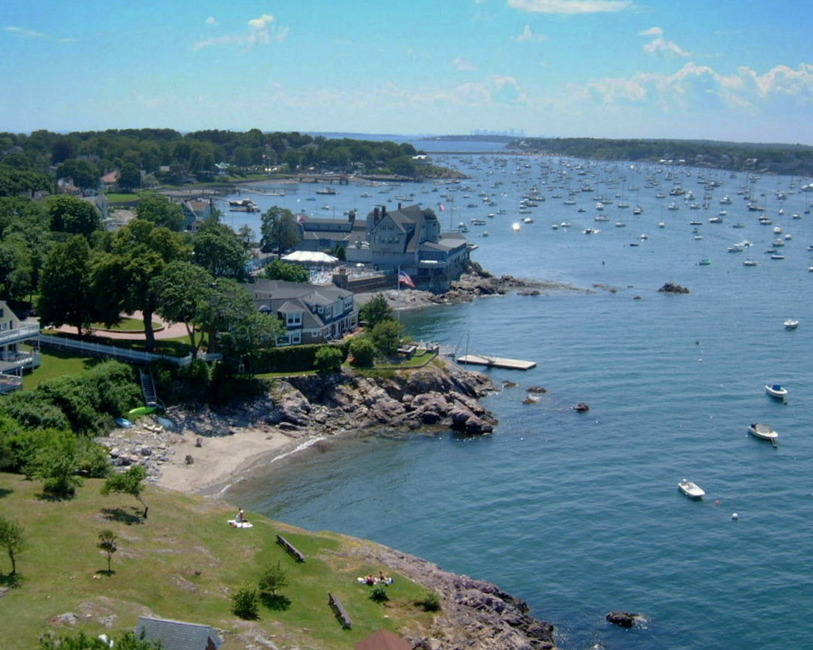 Marblehead, MA: Marblehead Neck from lighthouse
