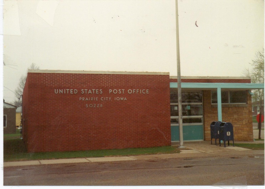 Prairie City, IA: POST OFFICE